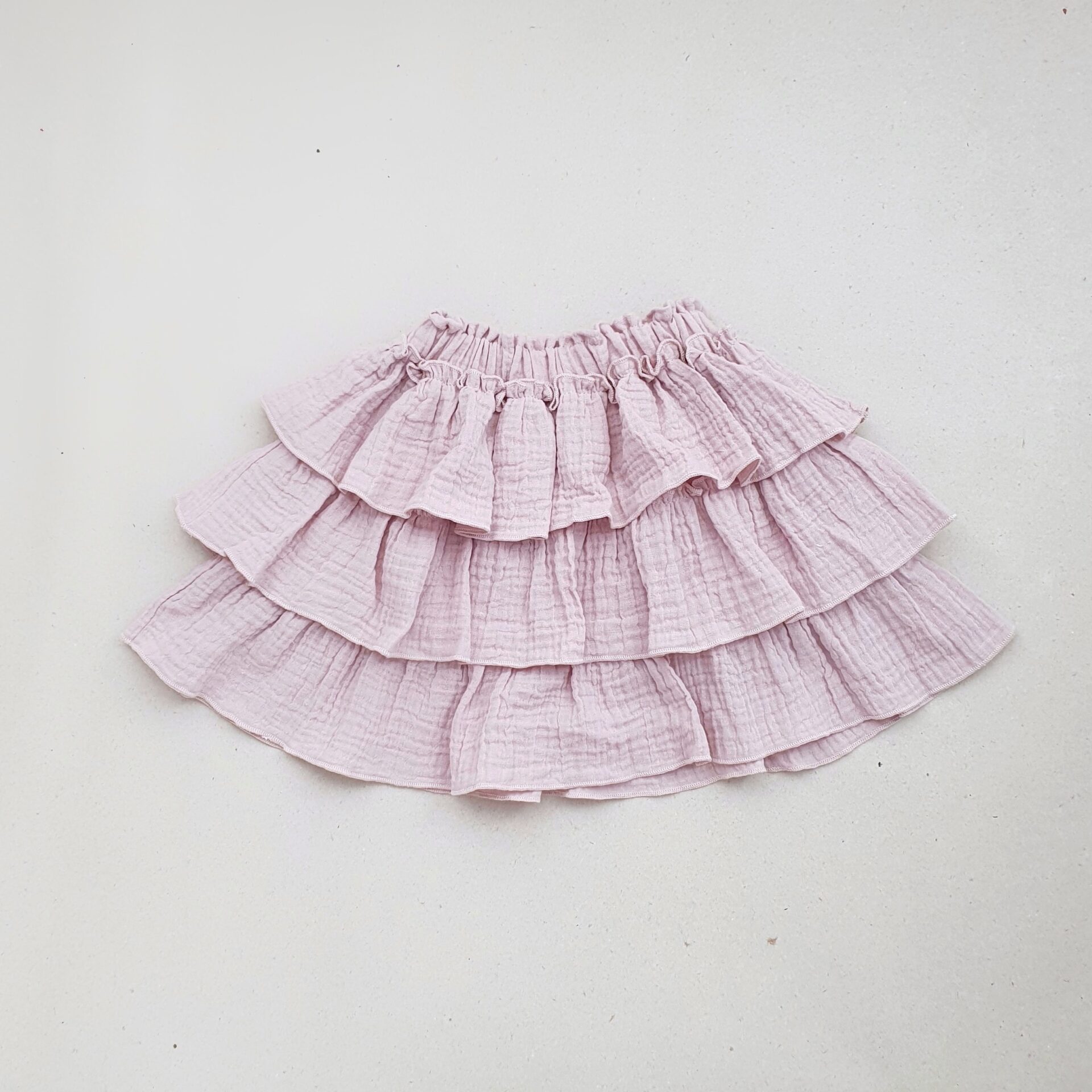 muślinowa spódniczka dla dziewczynki z falbankami w kolorze różowym
