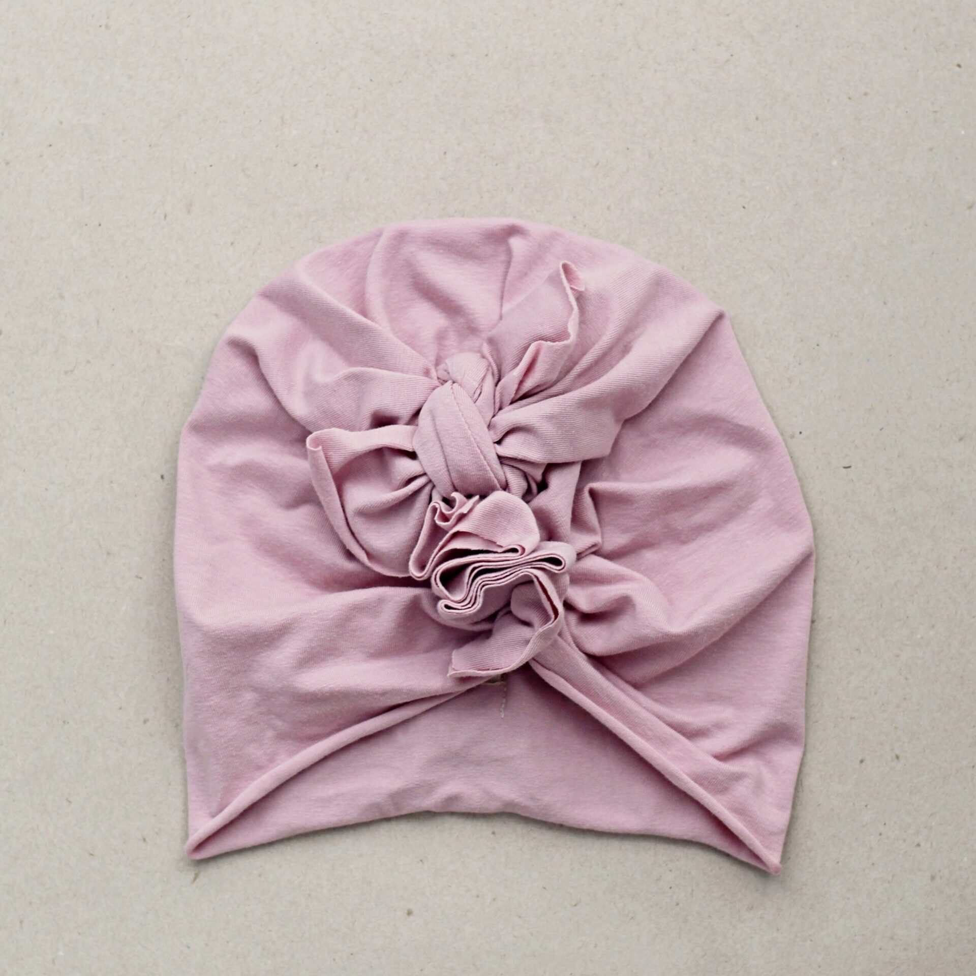 różowy turban na lato dla dziewczynki