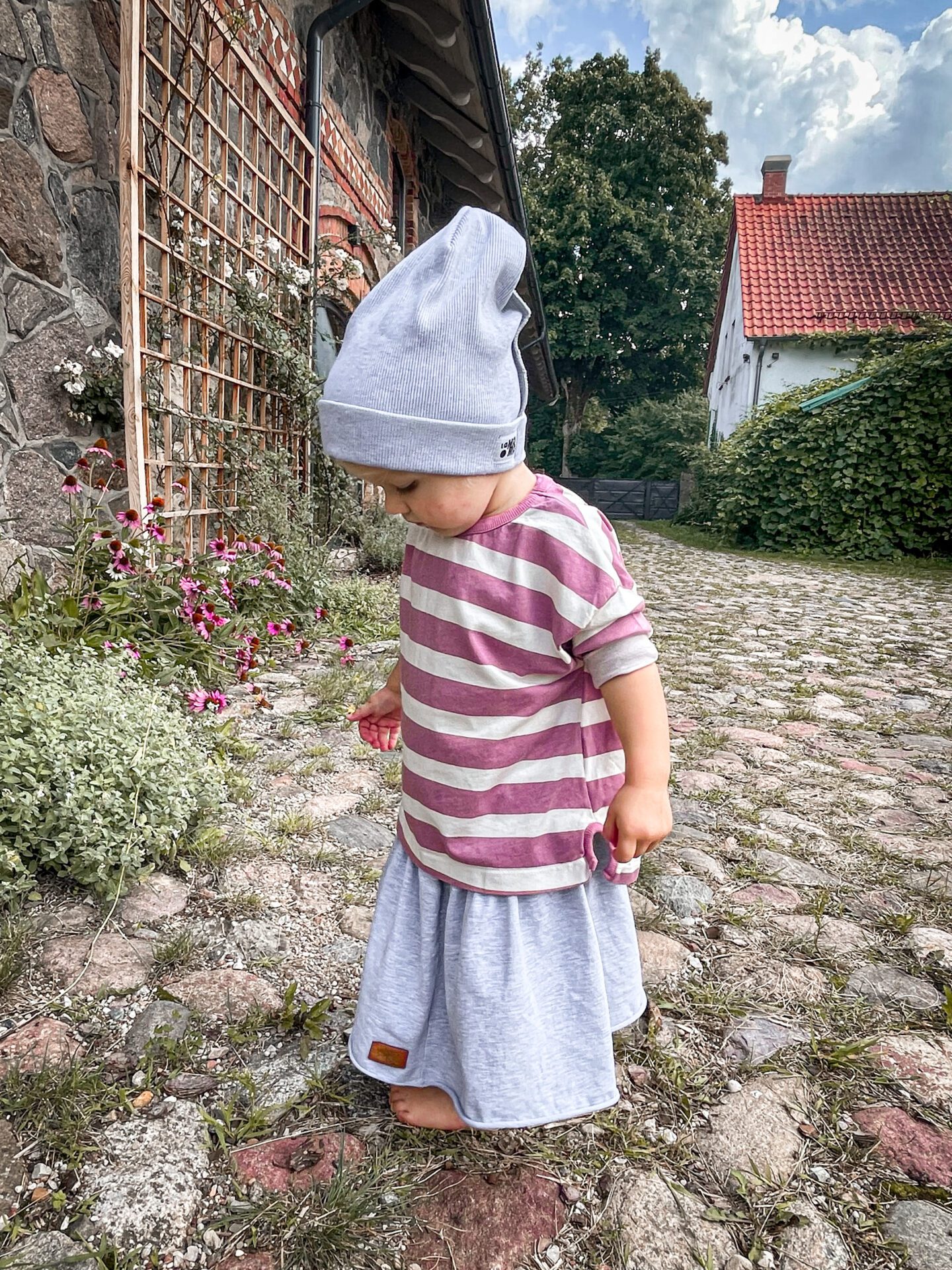 jesienna czapka dla dziecka w kolorze szarym