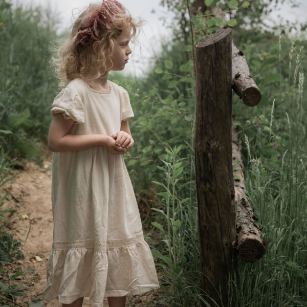 Sukienka Verona | Beżowa - Nomad Kid zdj 2